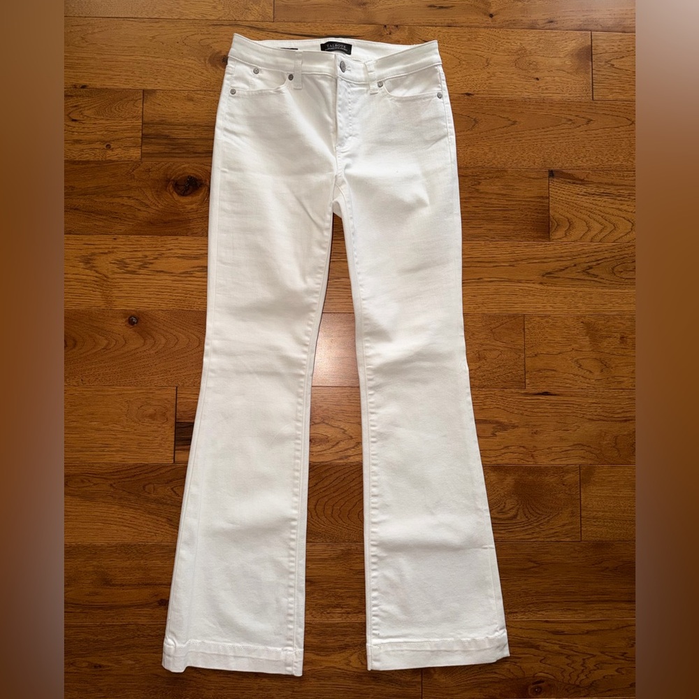 Talbots Flawless Five Pocket White Flare Jeans Denim Size 2